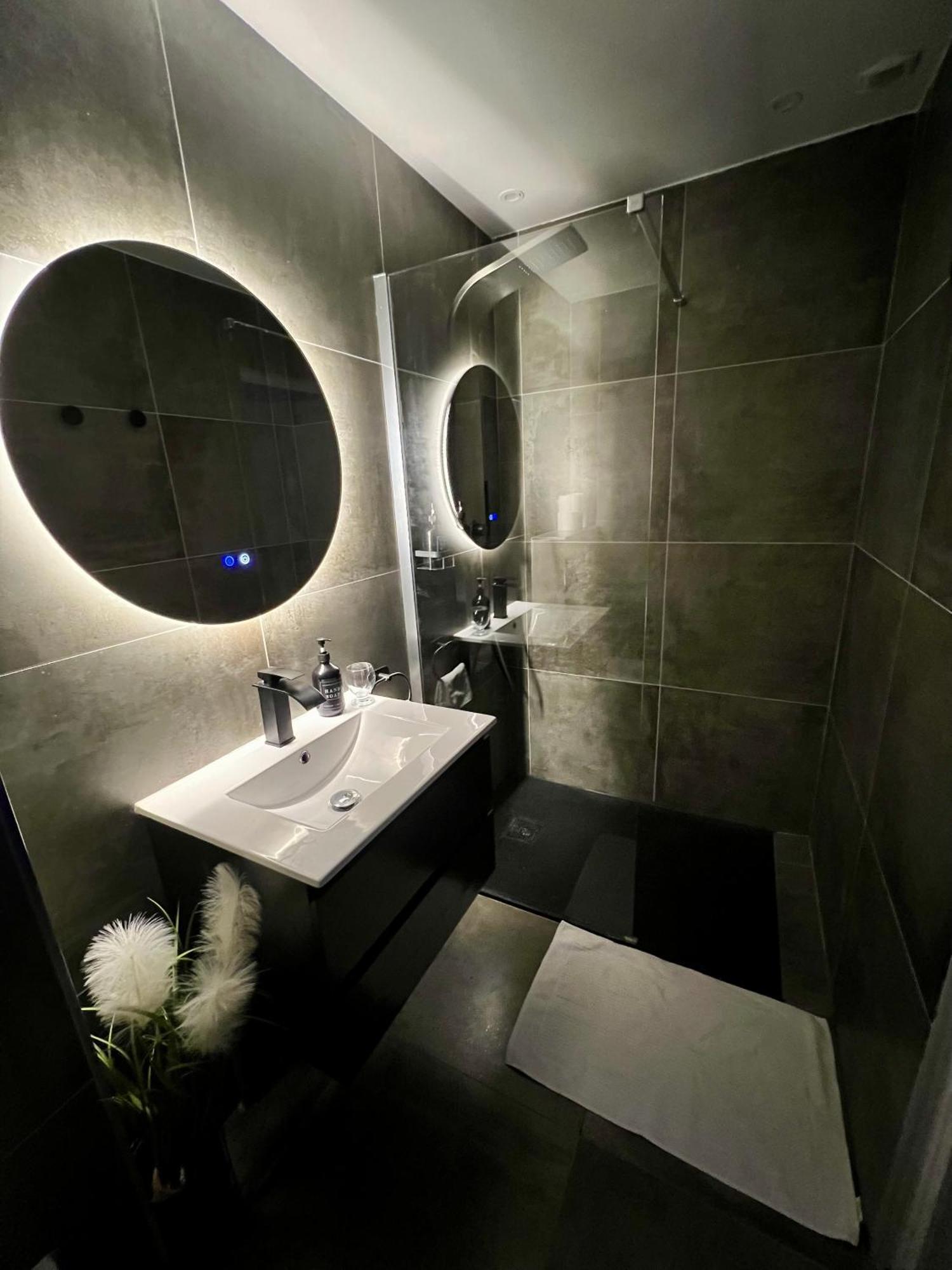 Dima Suite Jacuzzi Privatif Vedène Εξωτερικό φωτογραφία